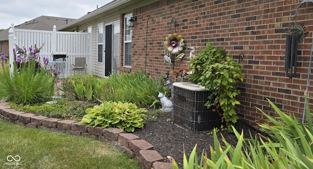 5333 Thornridge Pl, Indianapolis, IN 46237 - exterior view of brick siding