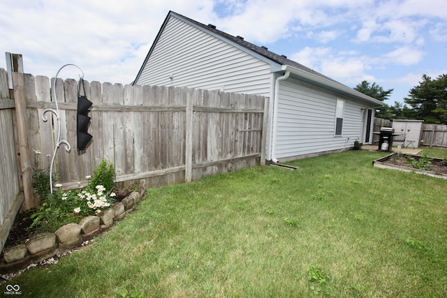 2909 Inverrary Ct, Indianapolis, IN 46234 - view of yard with a garden