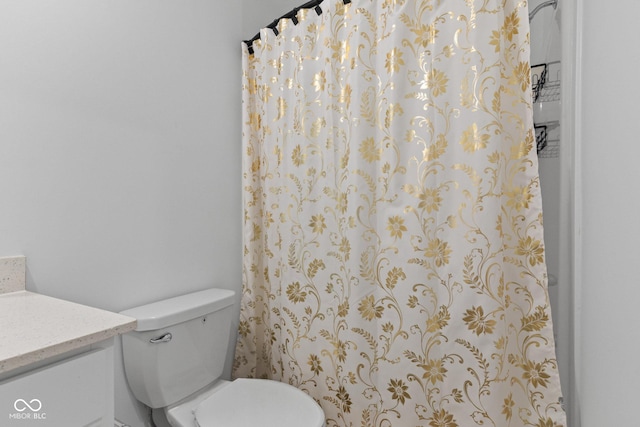 7265 Governors Row, Avon, IN 46123 - full bath with vanity and a shower with curtain