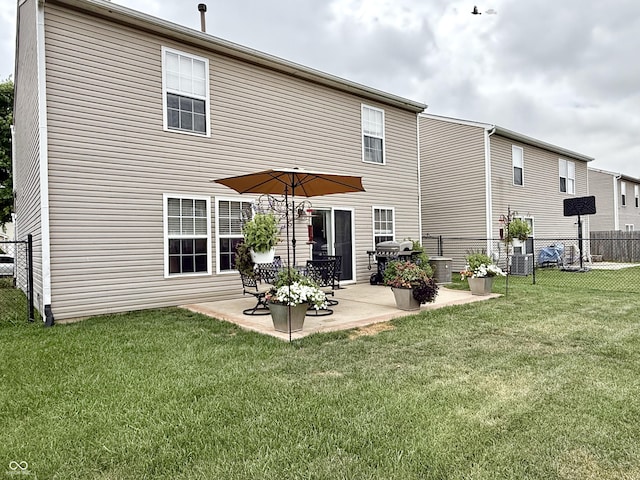 6309 Monteo Dr, Indianapolis, IN 46217 - back of property with a patio