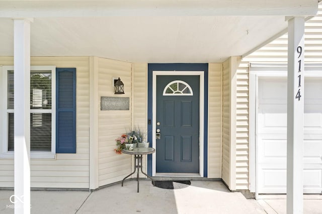 9114 Stones Bluff Ln, Indianapolis, IN 46113 - photo 2
