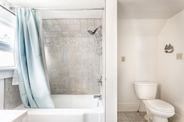 429 W Washington St, Shelbyville, IN 46176 - full bath featuring shower / bath combo with shower curtain