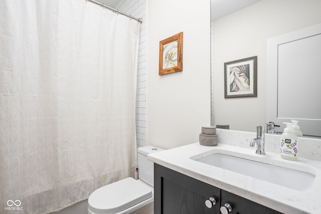 2539 Broadway St, Indianapolis, IN 46205 - bathroom featuring vanity and shower / bath combo