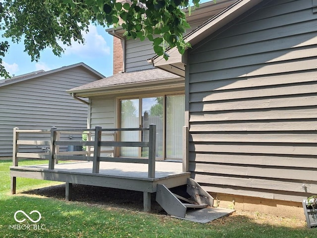 5720 Bayside Dr, Fort Wayne, IN 46815 - back of property with a deck