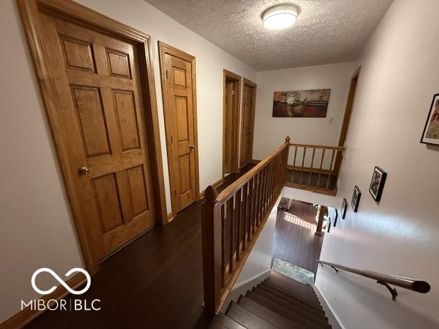 888 Briarwood Dr, Greenwood, IN 46142 - photo 49