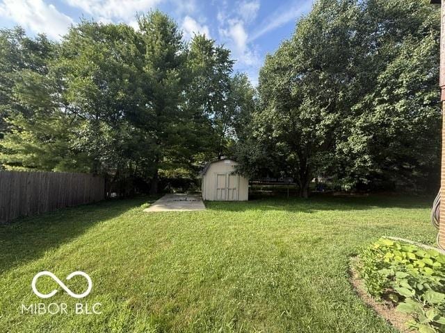 888 Briarwood Dr, Greenwood, IN 46142 - photo 24