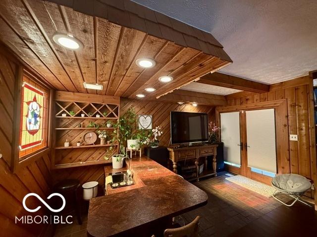 888 Briarwood Dr, Greenwood, IN 46142 - photo 32