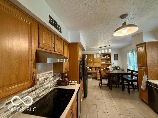 888 Briarwood Dr, Greenwood, IN 46142 - photo 41