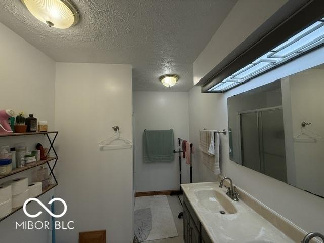 888 Briarwood Dr, Greenwood, IN 46142 - photo 60