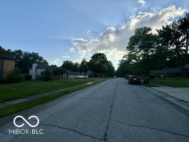 888 Briarwood Dr, Greenwood, IN 46142 - photo 21