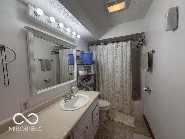 888 Briarwood Dr, Greenwood, IN 46142 - photo 53