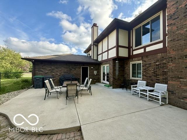 888 Briarwood Dr, Greenwood, IN 46142 - photo 7