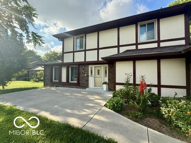 888 Briarwood Dr, Greenwood, IN 46142 - photo 2