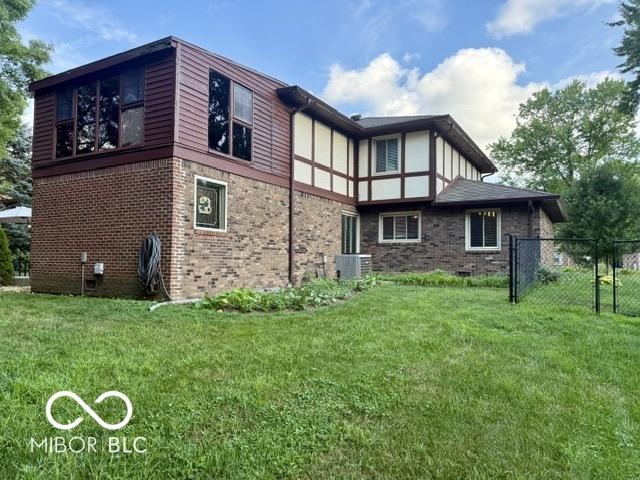 888 Briarwood Dr, Greenwood, IN 46142 - photo 16