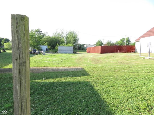 219 S Main St, Modoc, IN 47358 - view of yard