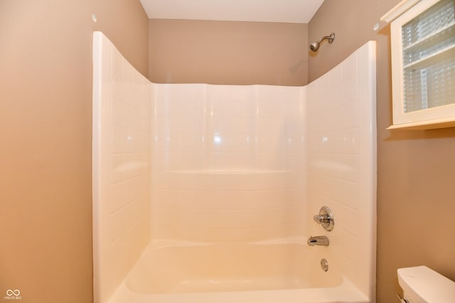 915 E Drybread Ln, Nineveh, IN 46164 - bathroom featuring toilet and shower / bathtub combination