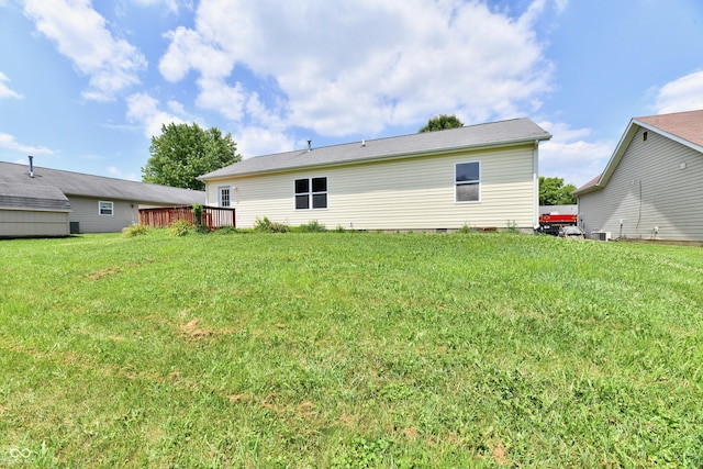 915 E Drybread Ln, Nineveh, IN 46164 - back of house with a lawn and crawl space