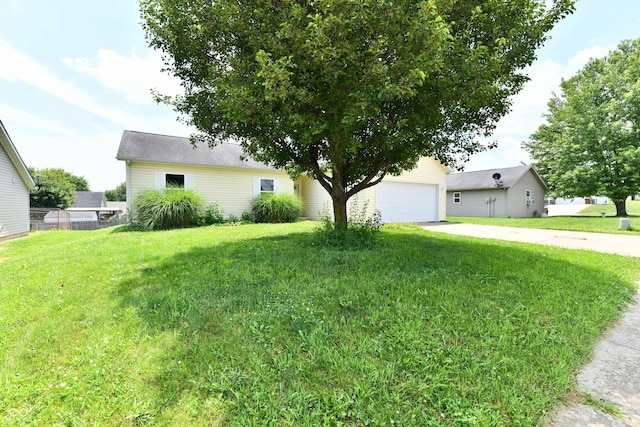 915 E Drybread Ln, Nineveh, IN 46164 - view of front facade with driveway and a garage