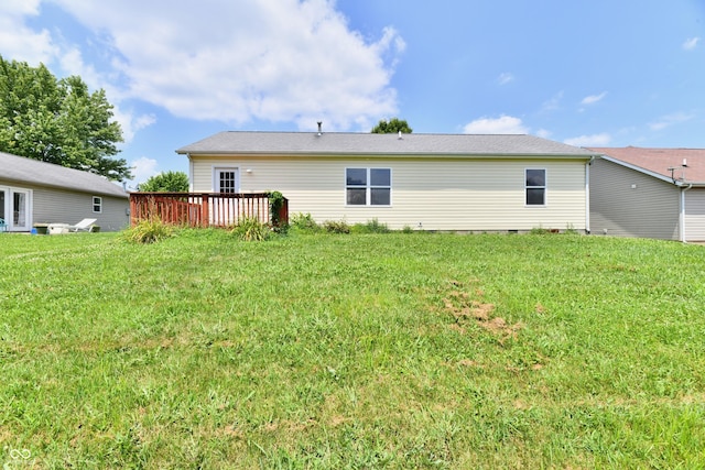 915 E Drybread Ln, Nineveh, IN 46164 - back of property featuring a wooden deck and a lawn