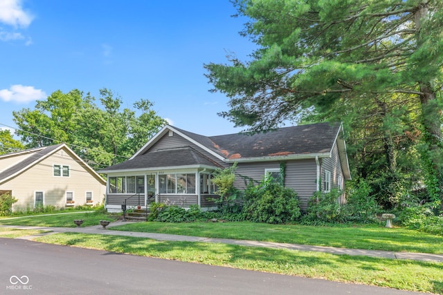 555 W Hawthorne St, Zionsville, IN 46077 - photo 2