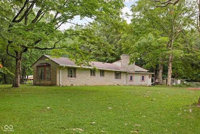 5519 N County Rd 550 E, Pittsboro, IN 46167 - view of front of home featuring a chimney and a front yard