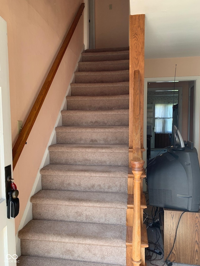 2010 N Winton Ave, Speedway, IN 46224 - view of staircase