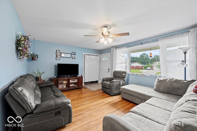 1081 Lawndale Dr, Greenwood, IN 46142 - photo 5