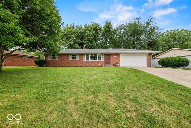 1081 Lawndale Dr, Greenwood, IN 46142 - photo 1