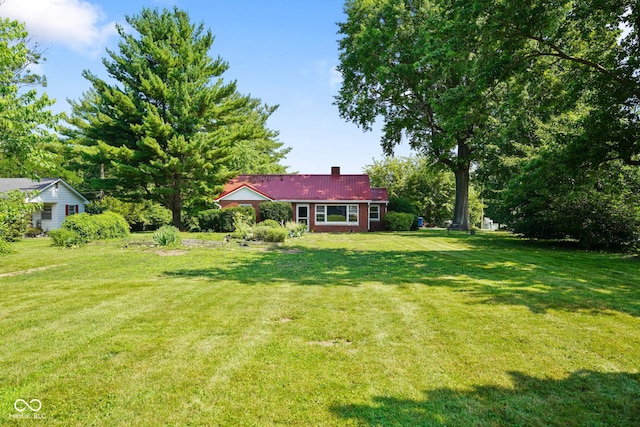 4 Kentwood Dr, Greencastle, IN 46135 - view of green lawn