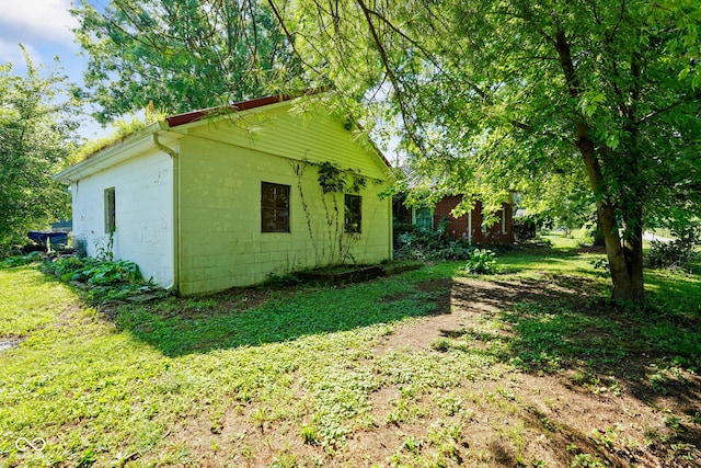 4 Kentwood Dr, Greencastle, IN 46135 - view of property exterior with a lawn