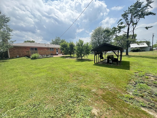 8394 E Mulberry St, Columbus, IN 47203 - view of green lawn with a gazebo