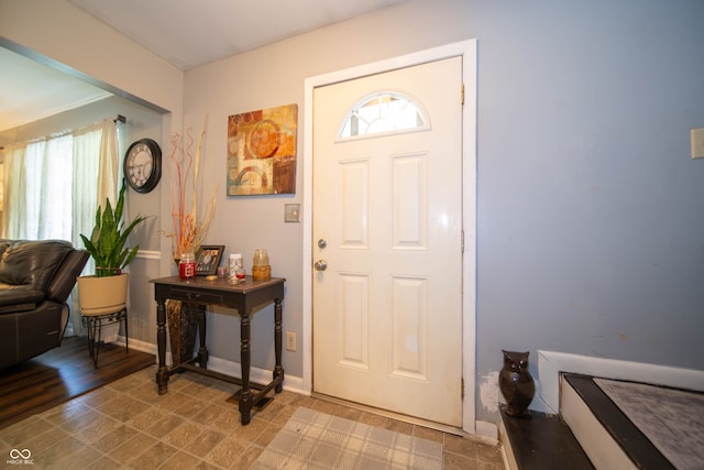5514 Meckes Ln, Indianapolis, IN 46237 - foyer featuring baseboards