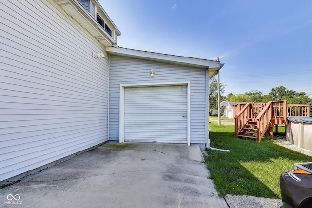 307 E Walnut St, Lebanon, IN 46052 - garage with concrete driveway