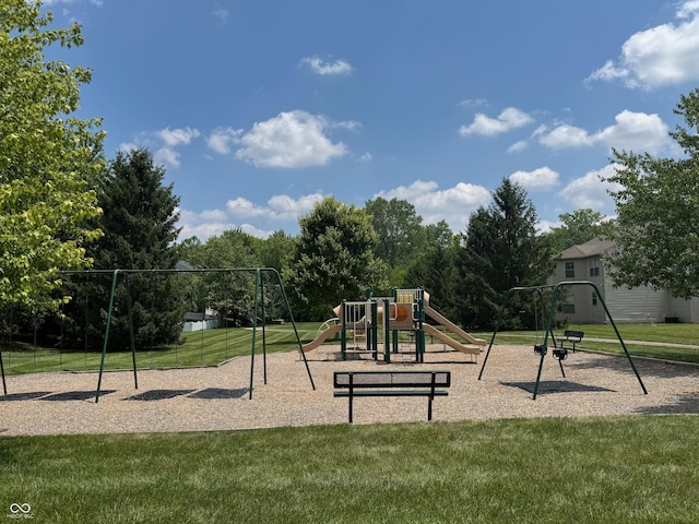 14520 Brackney Ln, Carmel, IN 46032 - community playground with a yard