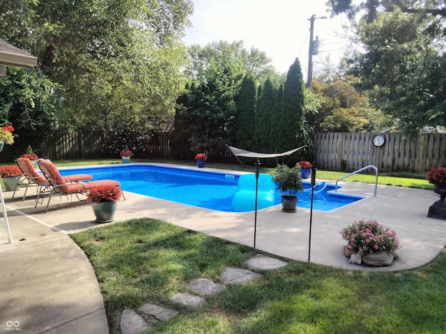 4008 Washington St, Columbus, IN 47203 - view of pool featuring a fenced backyard and a patio area