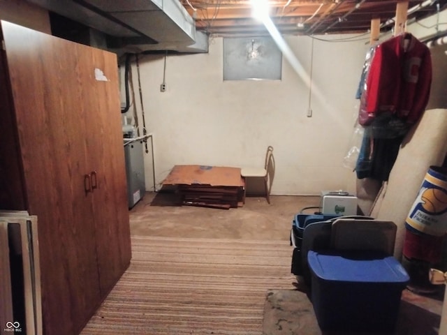 4008 Washington St, Columbus, IN 47203 - unfinished basement with carpet