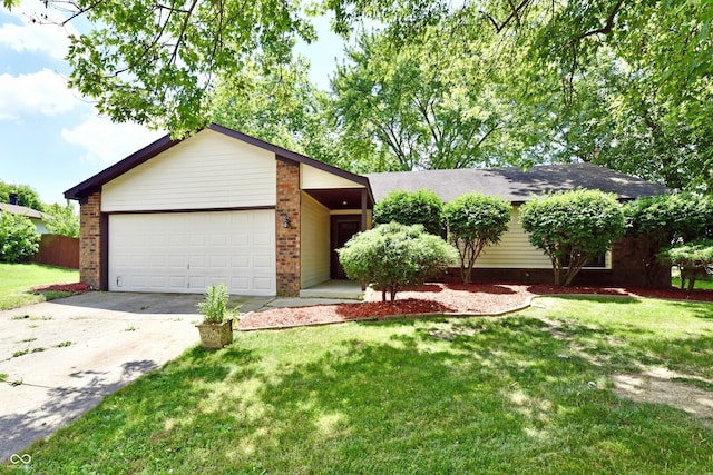 147 Plymouth Rock Ct, Greenwood, IN 46142 - photo 1