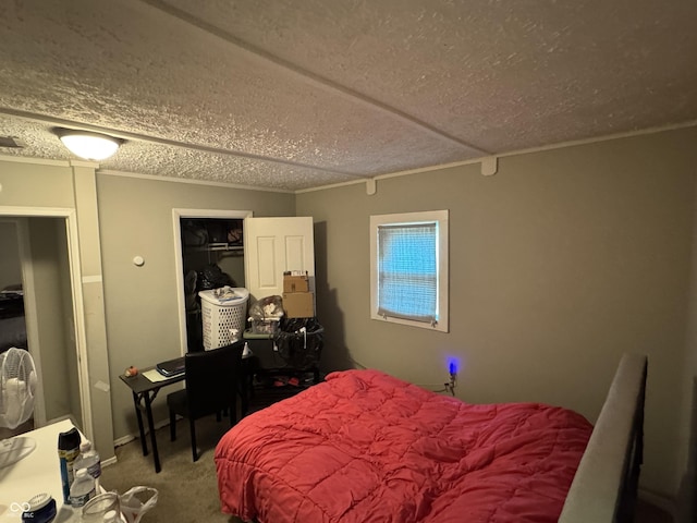 4006 Kenneth Ave, Indianapolis, IN 46226 - carpeted bedroom featuring a textured ceiling and a closet