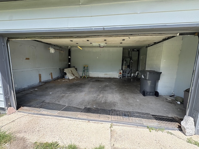 4006 Kenneth Ave, Indianapolis, IN 46226 - garage featuring water heater
