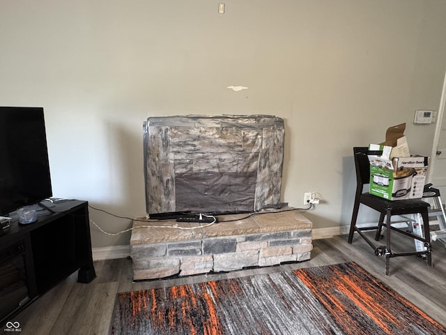 4006 Kenneth Ave, Indianapolis, IN 46226 - detailed view of wood finished floors and baseboards
