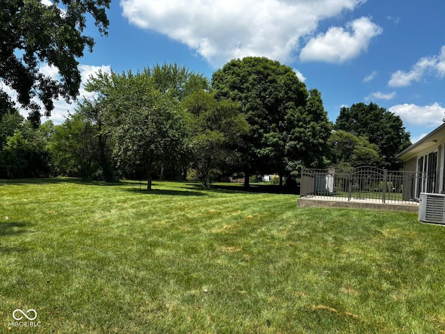 321 S Locust Dr, Morristown, IN 46161 - view of yard