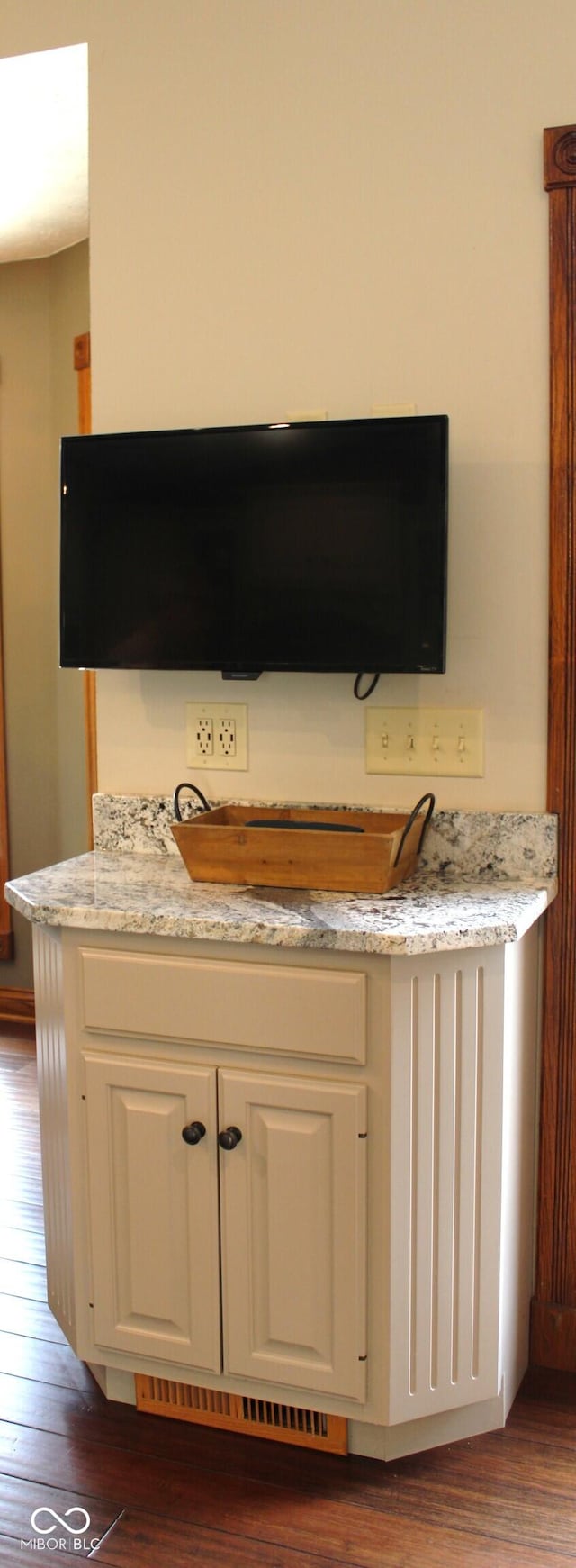 6022 S 550th Rd E, Franklin, IN 46131 - detailed view of wood finished floors