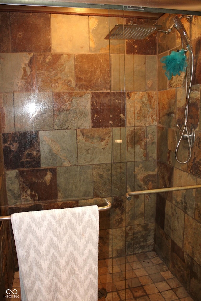 6022 S 550th Rd E, Franklin, IN 46131 - bathroom featuring tiled shower