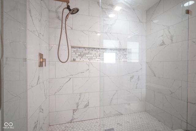 1409 Terrace Ave, Indianapolis, IN 46203 - bathroom featuring a tile shower
