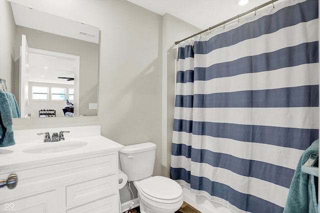 887 Tuxedo Dr, Westfield, IN 46074 - ensuite bathroom with vanity and a shower with shower curtain