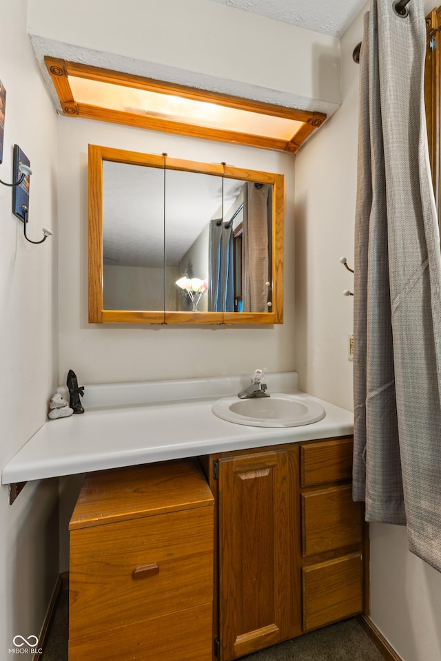 2591 S Glen Cv, Martinsville, IN 46151 - bathroom with vanity