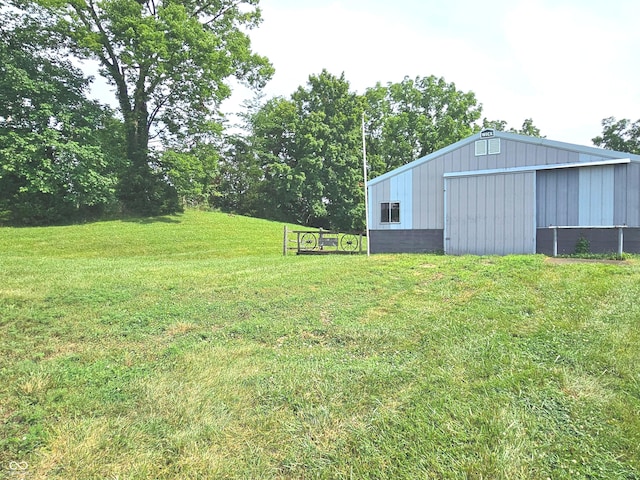7422 S 575 W, Morgantown, IN 46160 - view of green lawn with a pole building, an outdoor structure, and a garage