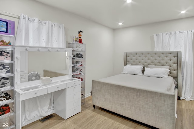 2149 Westline Dr, Columbus, IN 47203 - bedroom featuring light wood-type flooring and recessed lighting