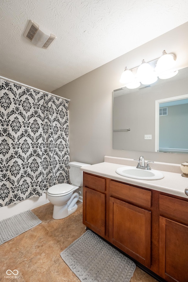 268 Larimar Dr, Whiteland, IN 46184 - full bathroom with vanity and curtained shower