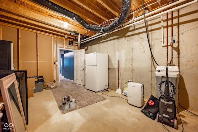 268 Larimar Dr, Whiteland, IN 46184 - unfinished below grade area featuring freestanding refrigerator